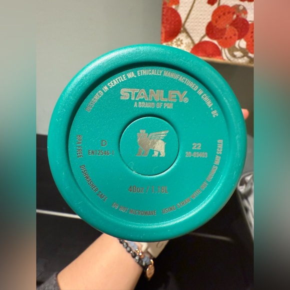 Stanley 40oz Quencher - Picture 4 of 6